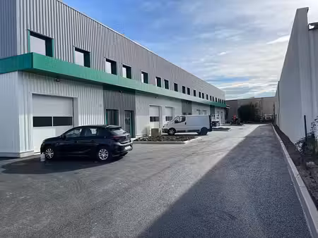 location local d'activités mions 308 m²