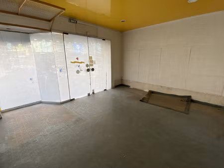 local commercial centre ville