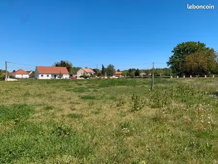 terrain 1441m2 à pierre de bresse