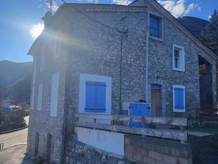 vente appartement 5 pièces 94 m² entrevaux (04320)