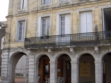 superbe immeuble de charme au cœur de la bastide de monségur