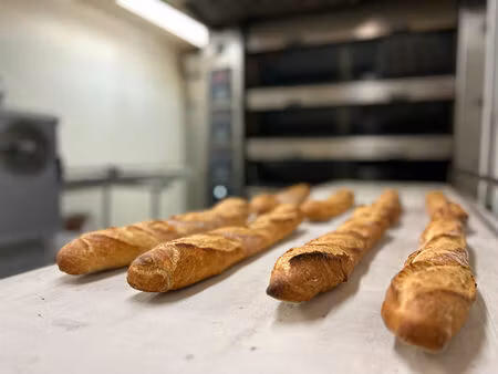 fonds de commerce boulangerie / patisserie + murs et appartement t4