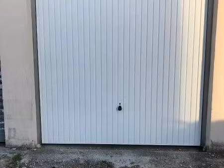 location garage 12 m² à valréas (84600)