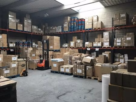 location local d'activités la courneuve 322 m²