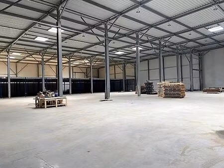 location local d'activités st pathus 2 000 m²