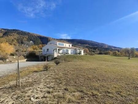 vente maison 8 pièces 210 m² annot (04240)