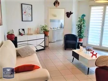 vente appartement 4 pièces 84m2 romilly-sur-seine 10100 - 92650 € - surface privée