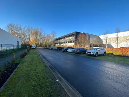 bureau spacieux et économe en énergie à proximité de l'autor