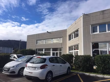 location bureau aubagne 1 147 m²
