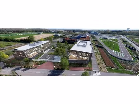 à louer bureau 4 500 m² – 23 500 € |famars