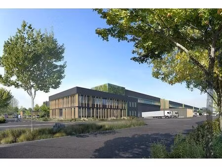 location entrepôt / local d'activités aoste 33 606 m²