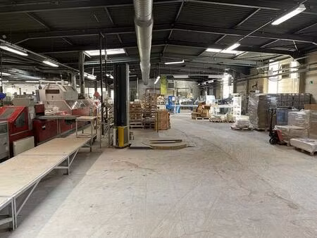 entrepôt de 1600m²