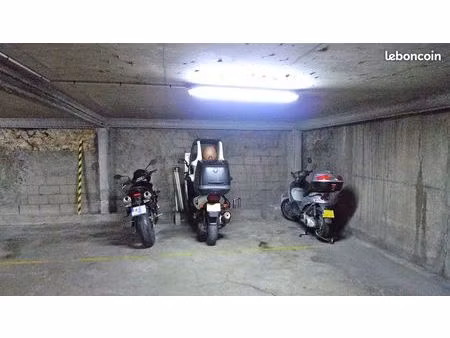 parking moto 75020 rue des prairies proche gambetta