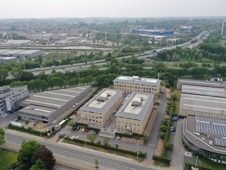 bien professionnel à louer à drogenbos € 3.500 (kaldx) - panorama b2b brussel | zimmo