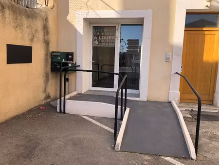 location locaux professionnels 18.43 m² à monteux (84170)  400 €