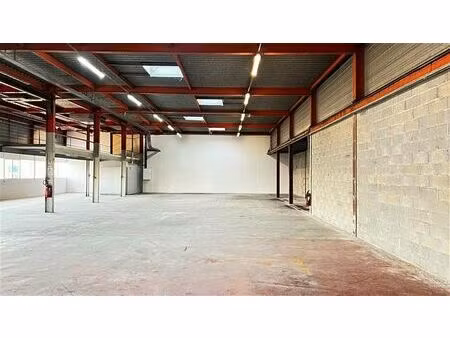 location local d'activités nangis 1 172 m²