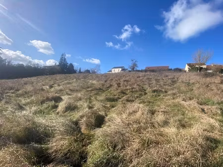 bressolles - 3 mn des commerces -terrain a batir de 1602 m²