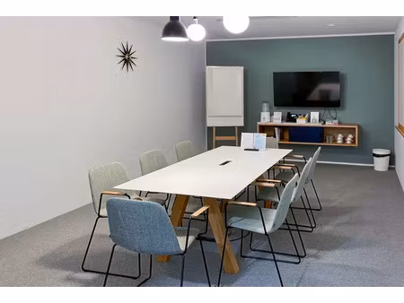 un bureau privé entièrement équipé pour vous et votre équipe à spaces shake building