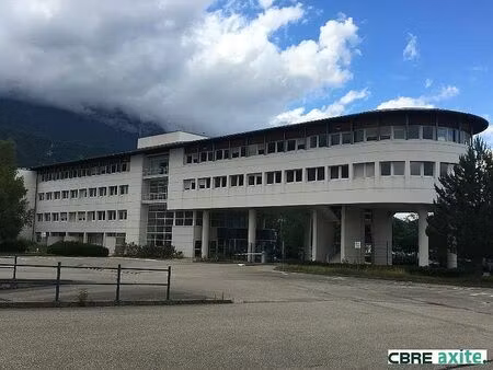 location bureau varces allieres et risset 1 448 m²