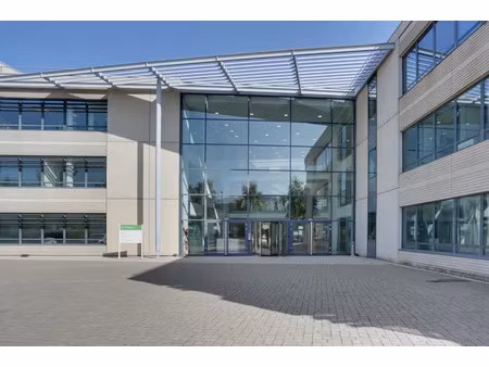 bureaux a louer dans un ensemble immobilier moderne