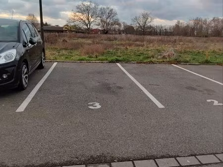 location place de parking rue de la source