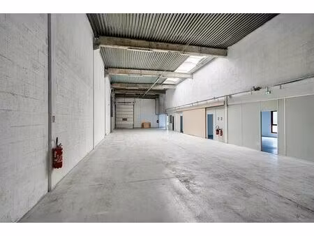 location local d'activités eragny sur oise 1 758 m²