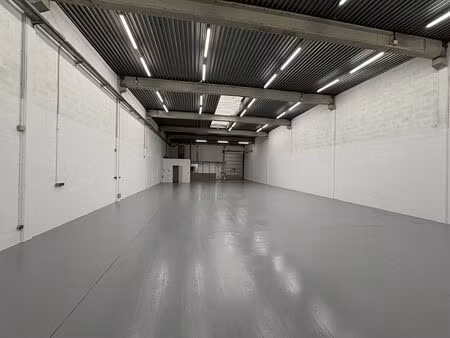 location local d'activités eragny sur oise 2 301 m²