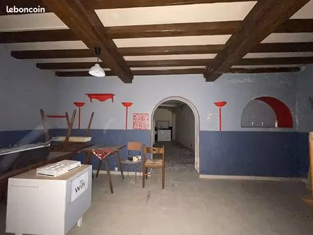 local commercial 90 m² la fere