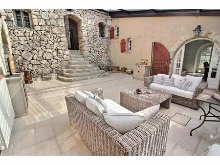 vente maison 7 pièces 240 m² le bar-sur-loup (06620)