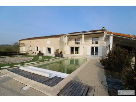 vente maison 9 pièces 250m2 segonzac 16130 - 367500 € - surface privée