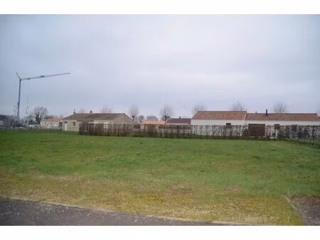 en vente terrain constructible 7 23 ares – 15 300 € |saint-maurice-des-noues