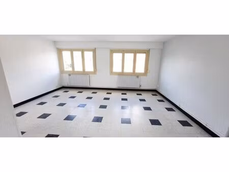 à louer bureau 76 55 m² – 756 € |cambrai