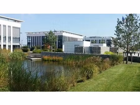 location bureau elancourt 881 m²