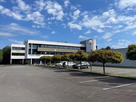 vente/location bureau vern sur seiche 1 399 m²