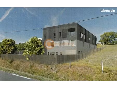 local d'activité 2 100 m²