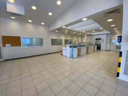 location locaux professionnels 800 m² à pamiers (09100)  6 667 €