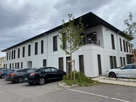 location bureau 195 m² à neuville-sur-saône (69250)