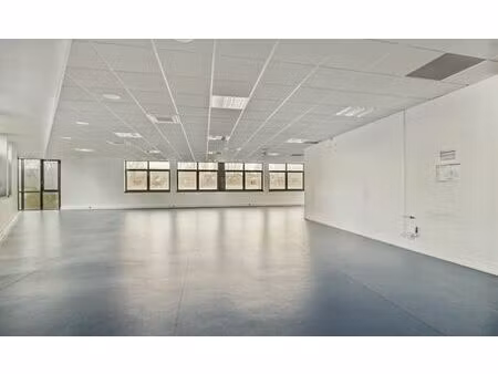 location bureau noisy le roi 183 m²