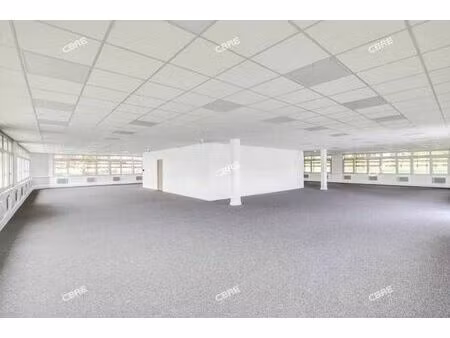 location bureau paray vieille poste 10 616 m²