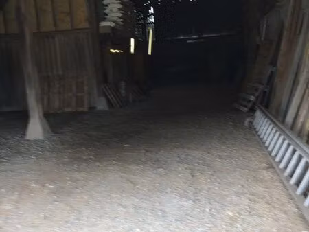 entrepot à louer avec grand parking