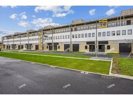 location local d'activités fresnes 9 635 m²