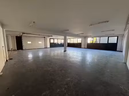 location local d'activités herblay 921 m²