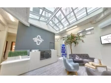 location local commercial