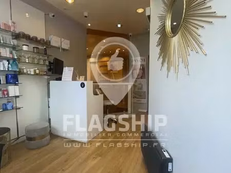 boutique 25m2 / 18m2 rdc + 7m2 ss accessible paris 15e