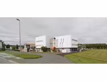 location local commercial saintes 17100 - - surface privée