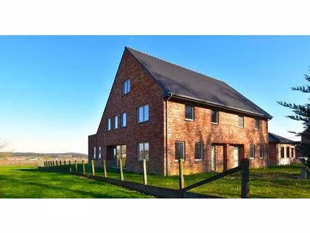 prachtige nieuwbouwwoning met zicht op de velden.