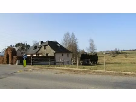 beau et grand terrain