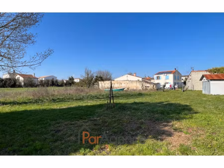 terrain a batir 725 m2 environ