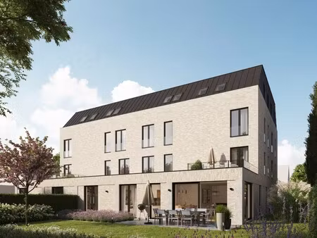 zeer ruim woonappartement op de derde verdieping