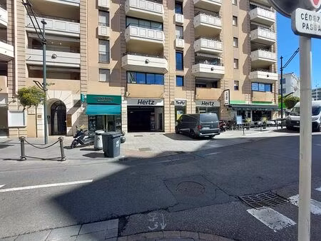location commerce cannes 507 m²